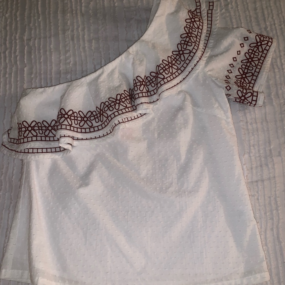 maroon & white blouse!!